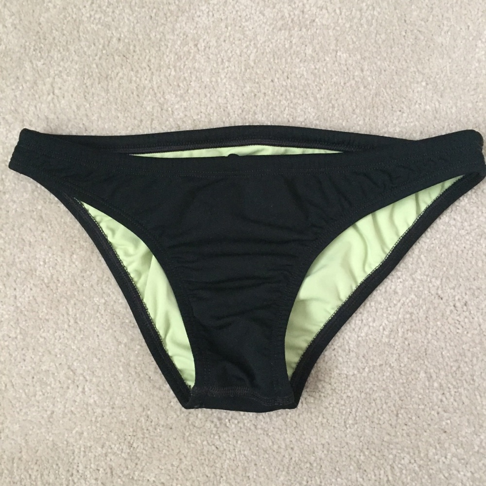 Jolyn Midl bottoms